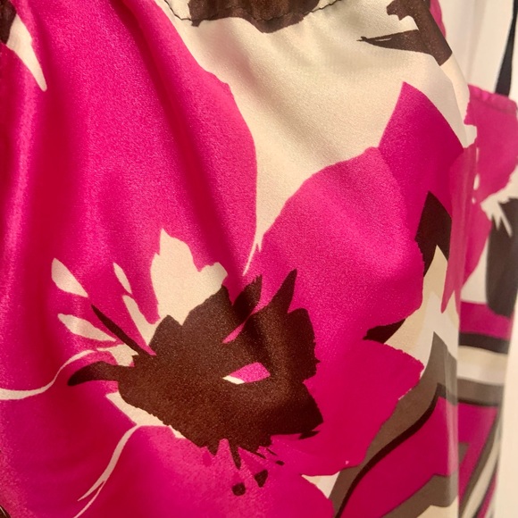 Cute halter top - Picture 2 of 4